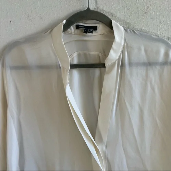 Vince Blouse White Silk Short Sleeve Split Neck Popover Blouse Sz S GUC - Picture 3 of 11